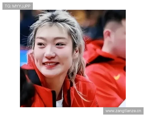 李梦训练完直接拎爱马仕去火锅店，这姐的松弛感是真不拿冠军当外人啊